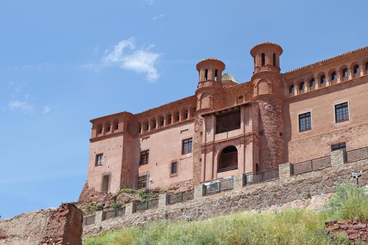 Hospederia Palacio Papa Luna Illueca Exteriör bild