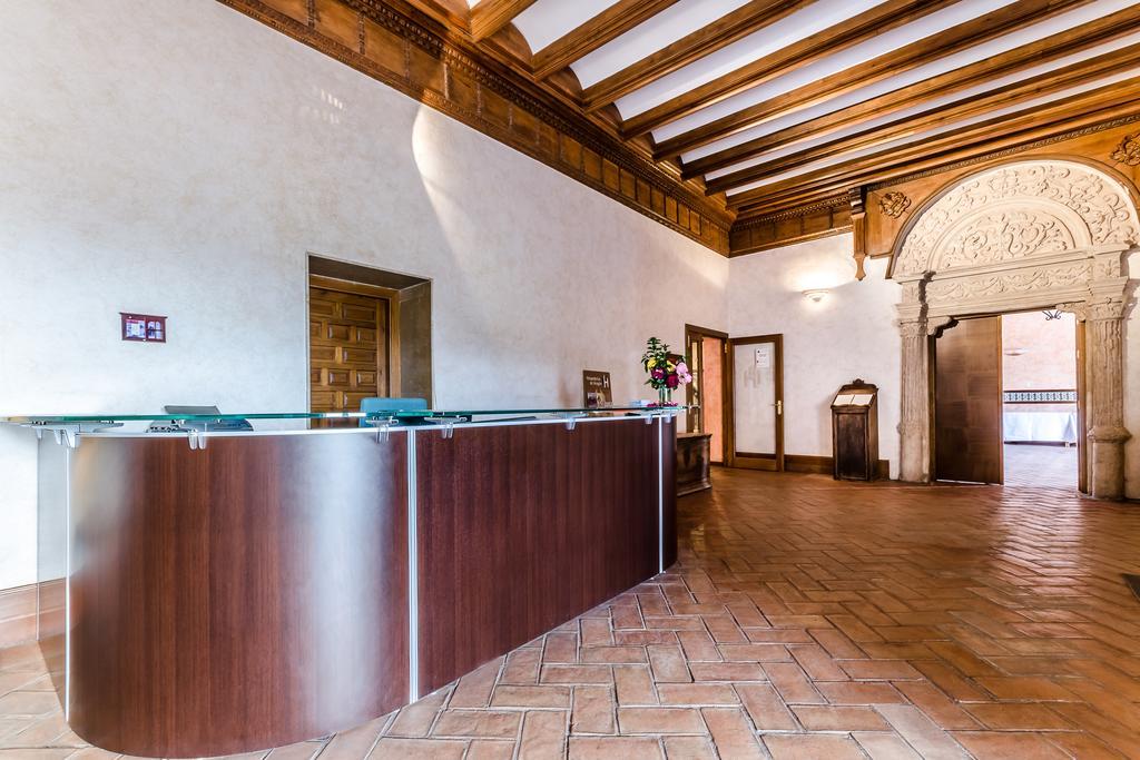 Hospederia Palacio Papa Luna Illueca Exteriör bild