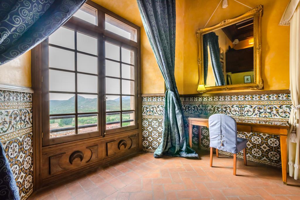 Hospederia Palacio Papa Luna Illueca Exteriör bild